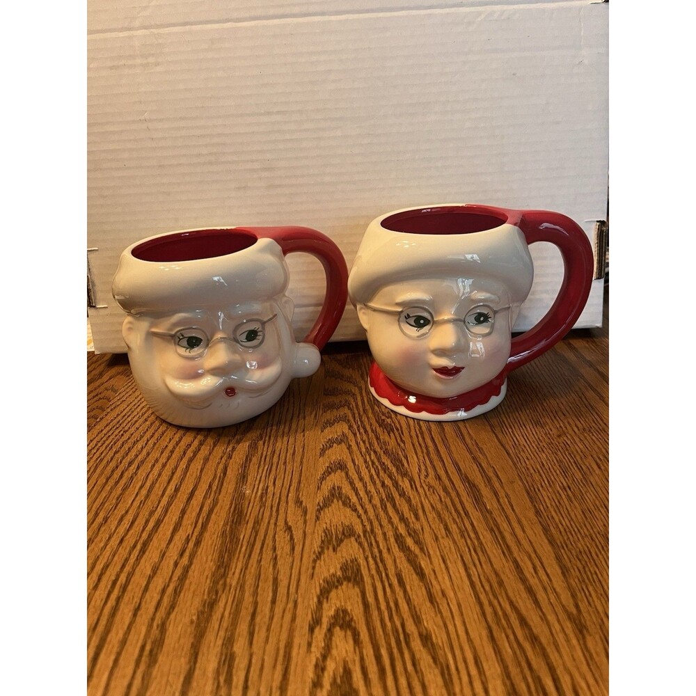 Holiday Home  Christmas Winking Santa and Mrs Claus 21 oz Mugs